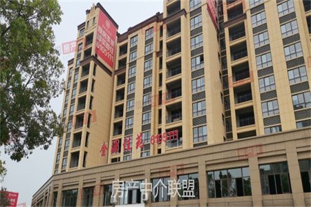 道南里三室两厅115平米简装修出售